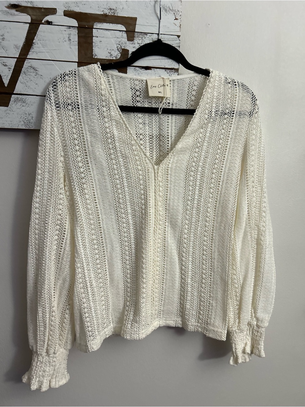 Evereve Open-Knit V-Neck Pullover Sweater in Cream